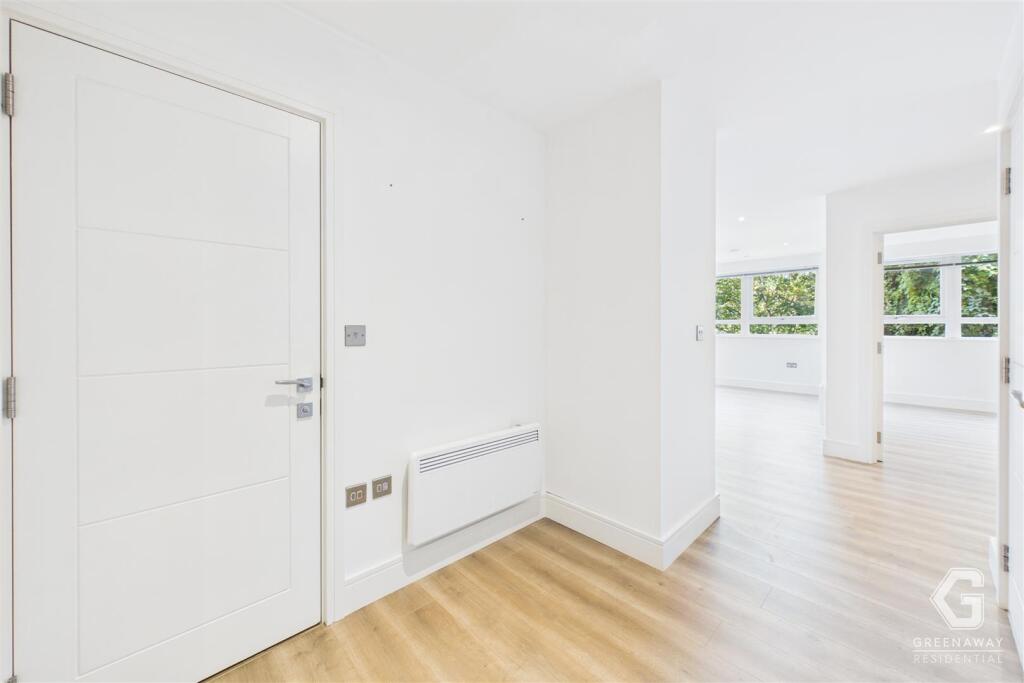 Apartment in Redhill - View 5