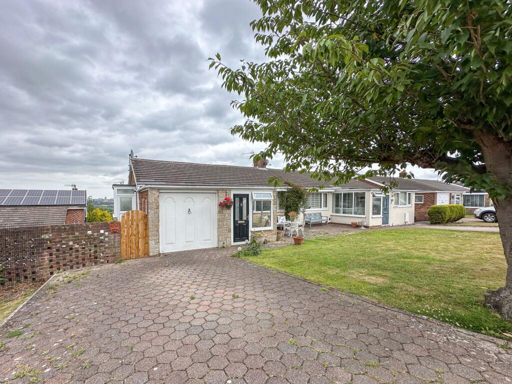 3-bed semi-detached on Hillside, Dunston Hill, Gateshead, £240,000