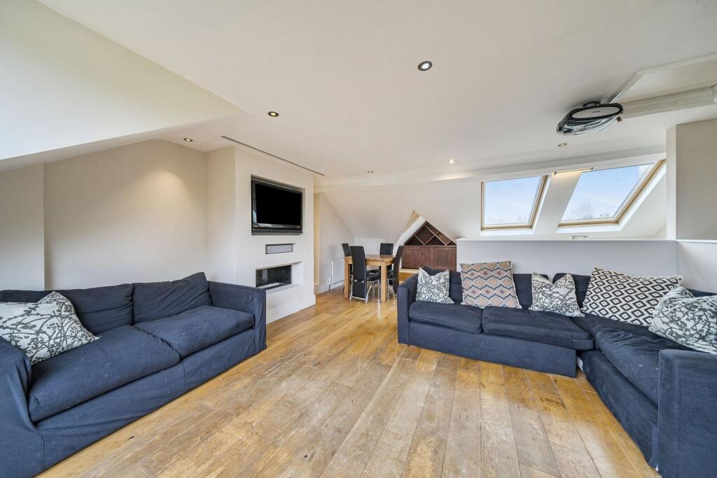 Apartment in London - View 5