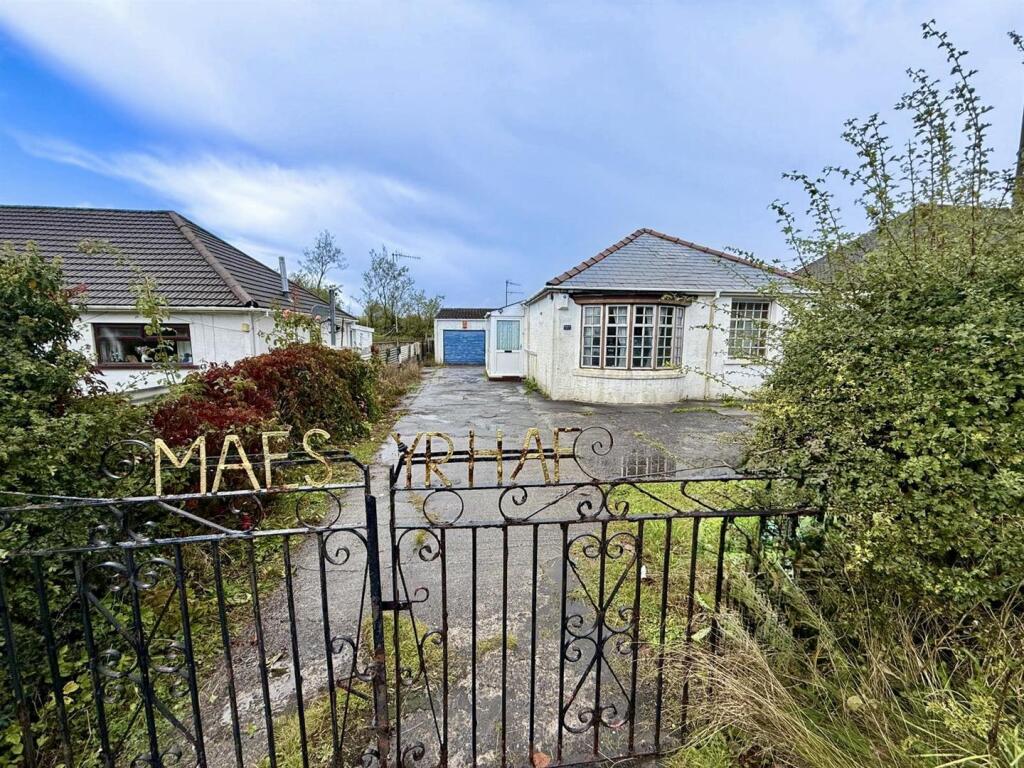 3-bed detached on Hirwaun Road, Hirwaun, Aberdare, £219,995