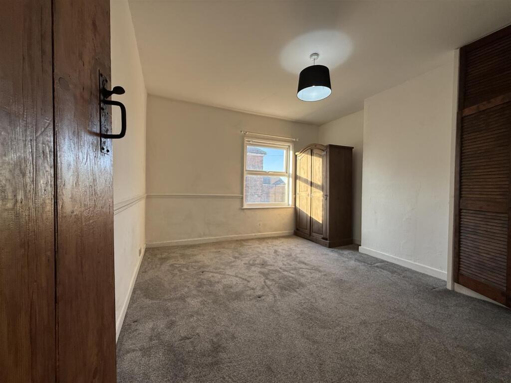 House in Doncaster - View 5