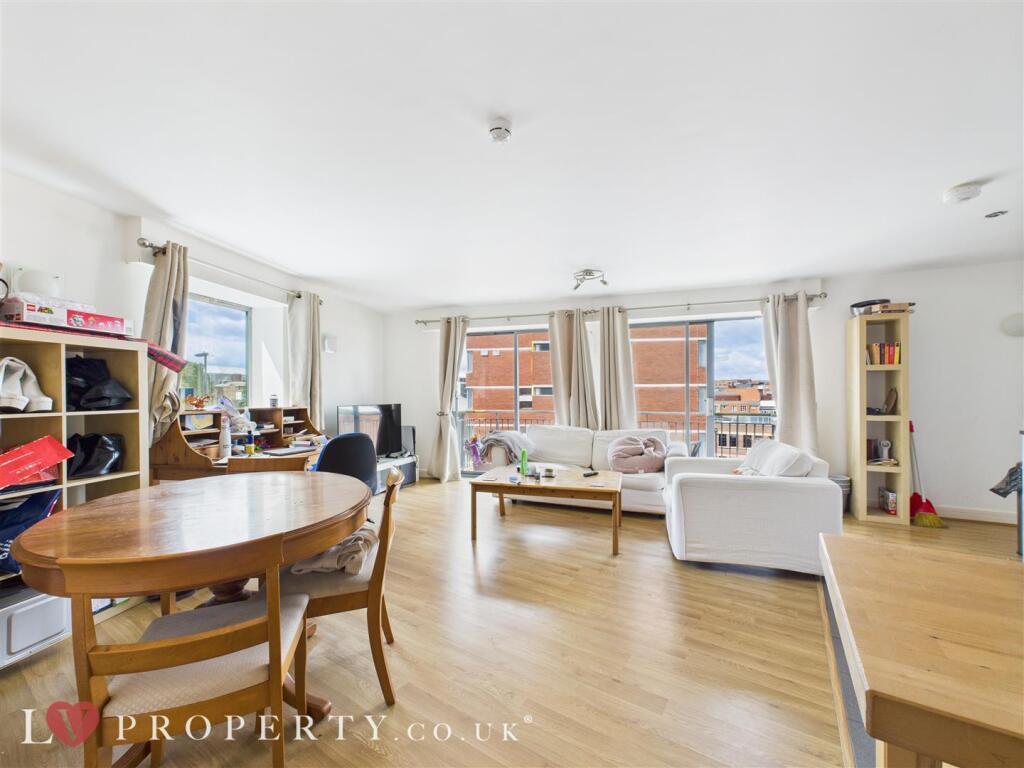 Apartment in Birmingham, Jewellery Quarter - View 4
