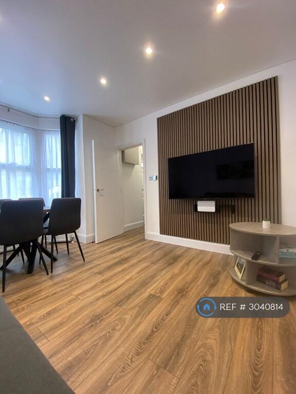Main image of property: Griffin Road, London, SE18