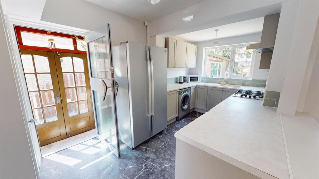 House in Bradford, West Yorkshire - View 3