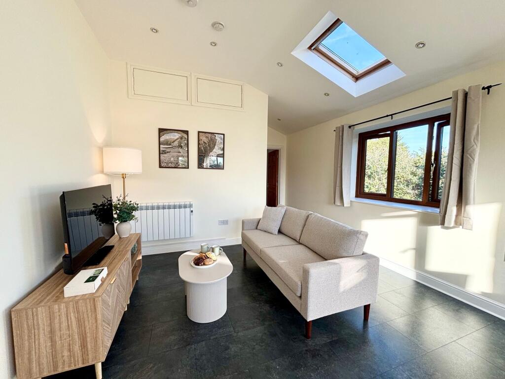 Apartment in Chilton Trinity - More