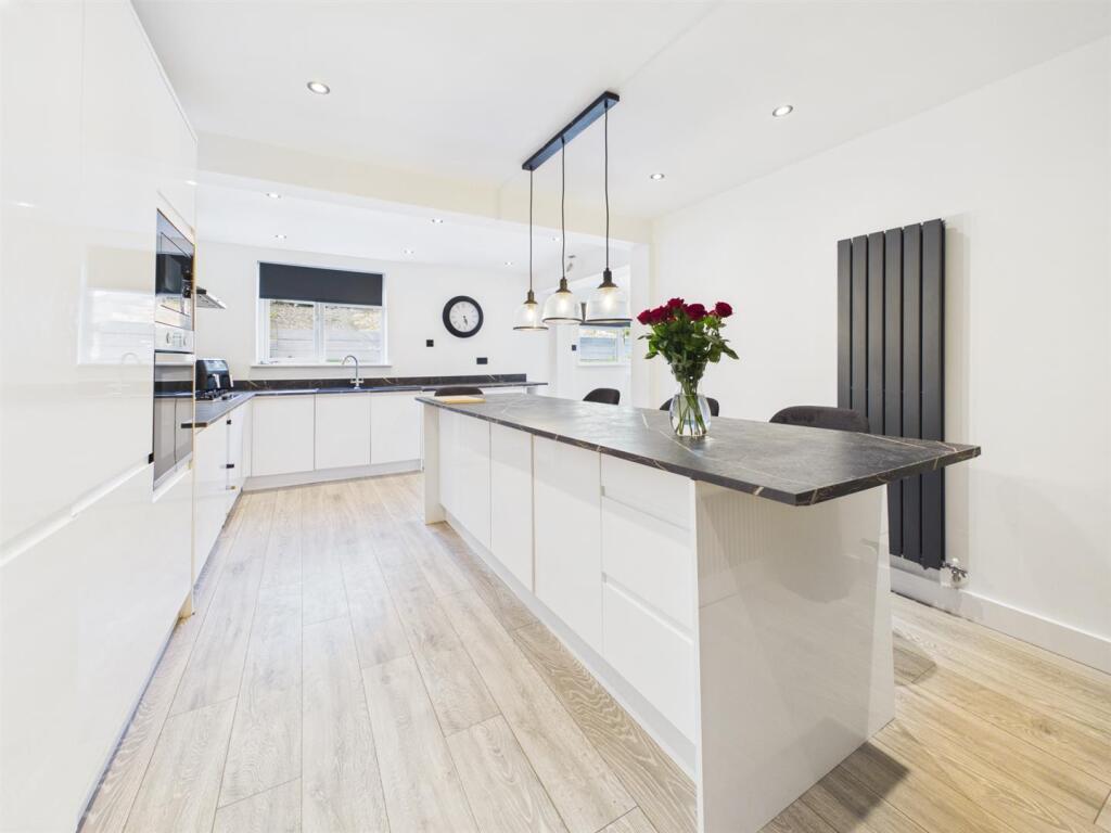 Overdown Road, Tilehurst, Reading – pohled 5