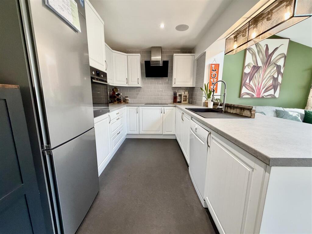 House in Leeds, Kippax - More