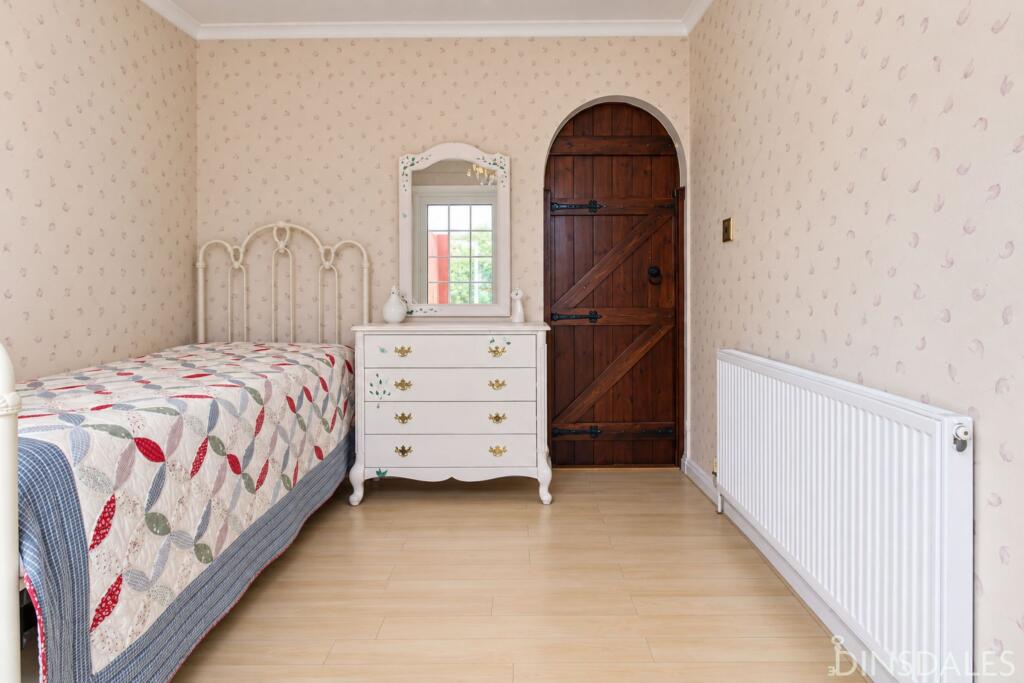 House in Bradford, Birks, Scholemoor - More