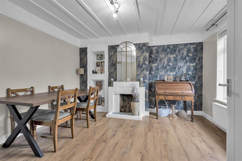 New Village, Brantham photo 4