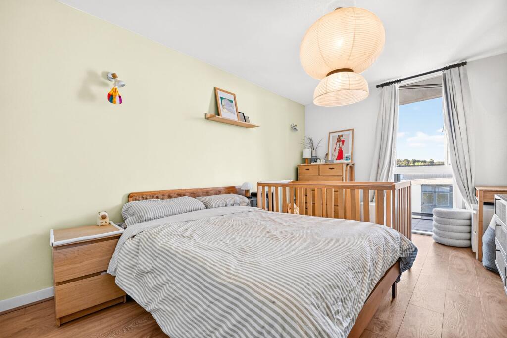 Apartment in London - More