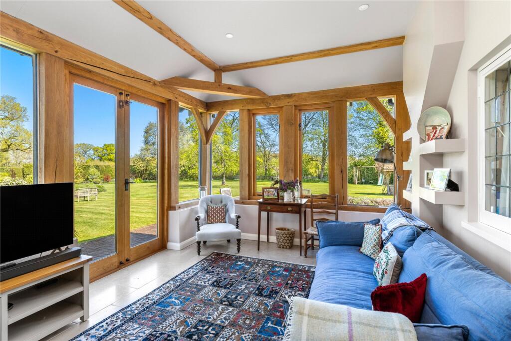 Hillside, Odiham, Hook, Hampshire, RG29 - View 4