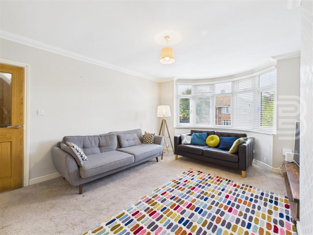 Dewar Grove, Hillmorton, Rugby photo 4