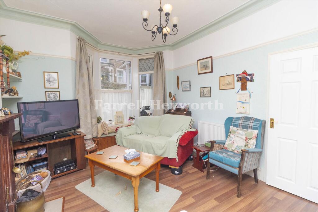 103, Clarendon Road photo 3