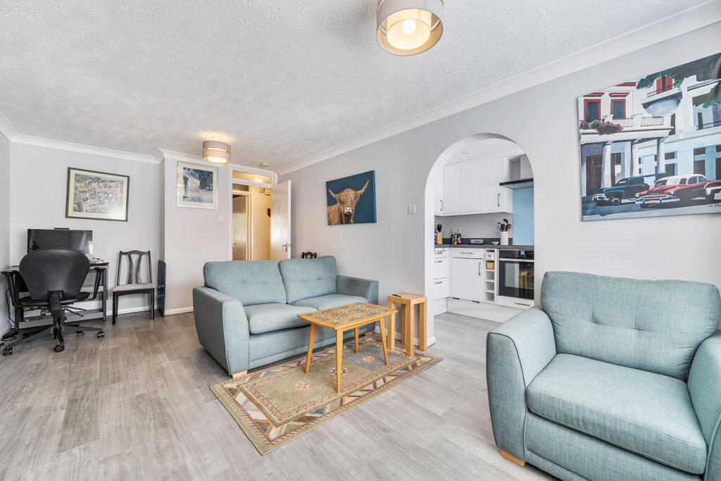 Apartment in Watford - View 4