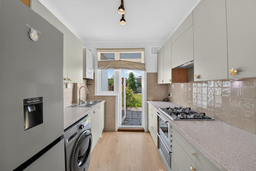 House in London - View 3