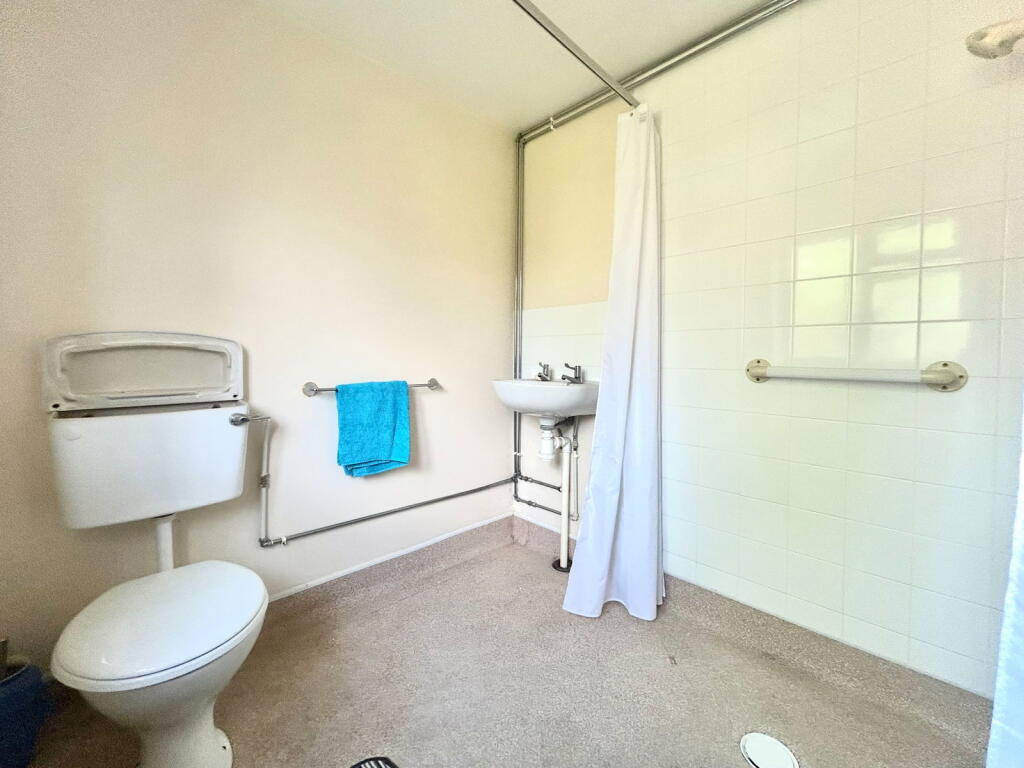 Brandon Close, Sedgley - View 6