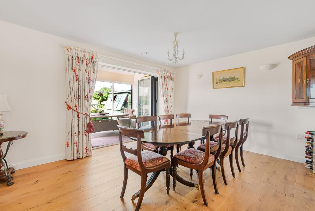 House in Houghton Conquest, Central Bedfordshire - More