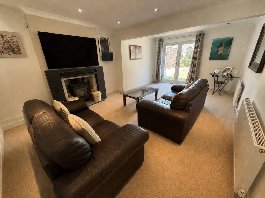 House in Luton - View 5