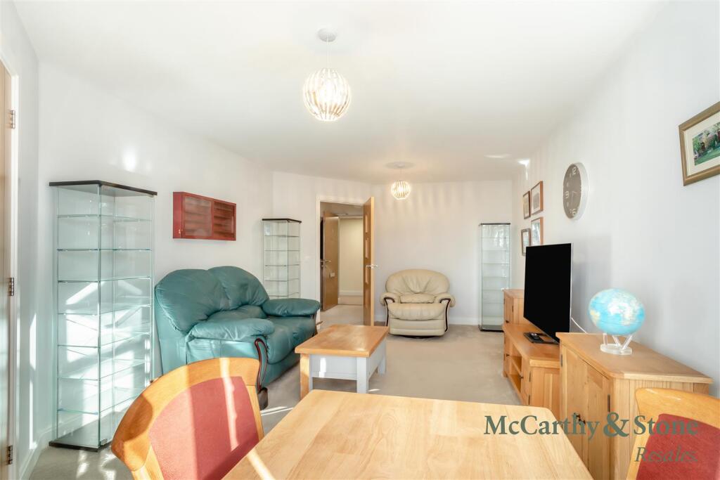 Apartment in Barleythorpe, Rutland - View 5