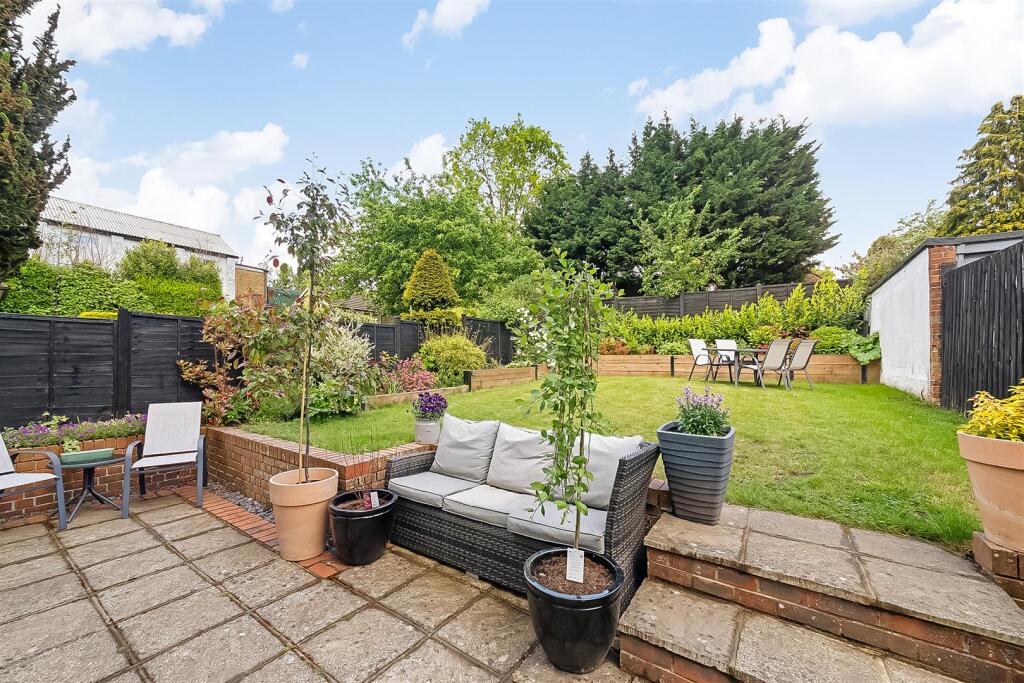 House in Tandridge, Caterham-on-the-Hill - View 2