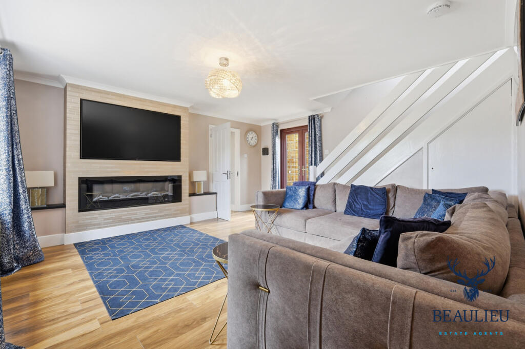 Bonington Chase, Chelmsford, CM1 6 photo 3