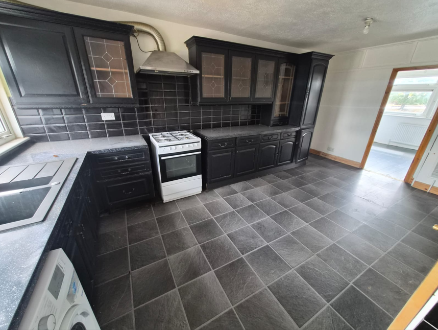 House in Luton - View 5
