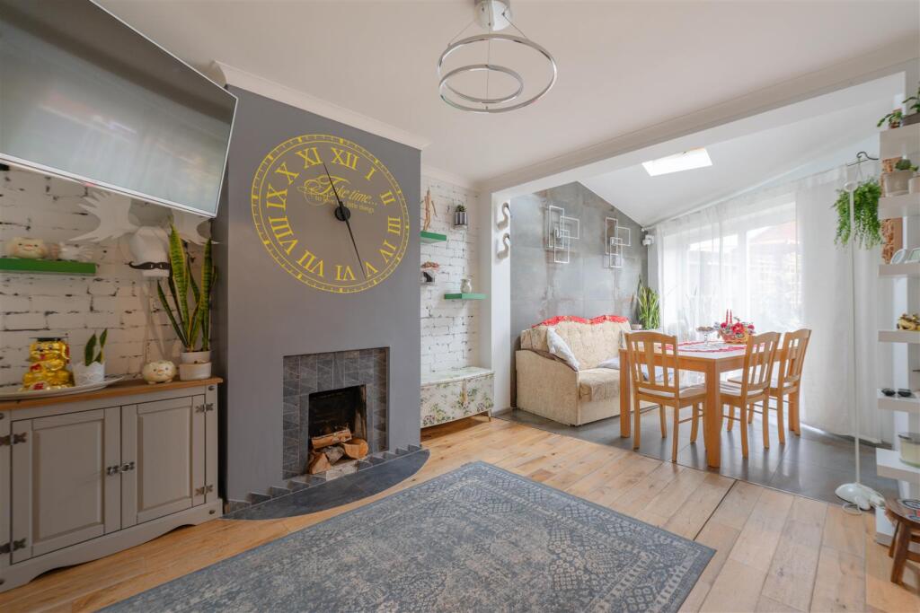 Beech Avenue, Northampton - More