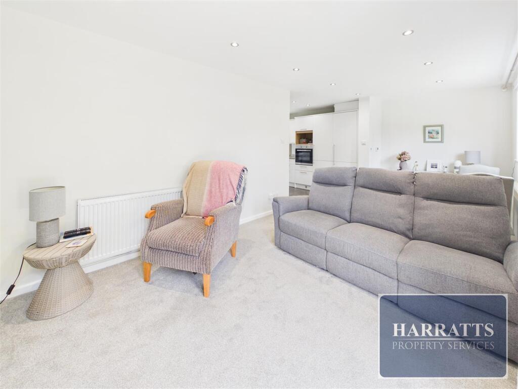 House in Stockport, Heaviley, Cale Green - View 5