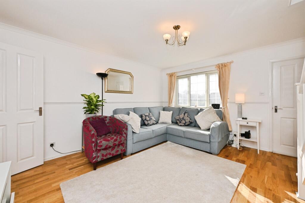 Gatesbury Way, Puckeridge, WARE photo 4