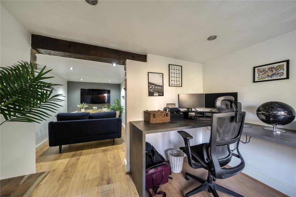 Birch Hill Rise, Horsforth, Leeds, LS18 photo 3