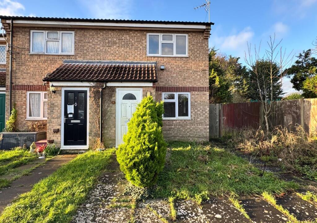 Main image of property: 6 Bell Close, Fawley, Southampton, Hampshire, SO45 1RE