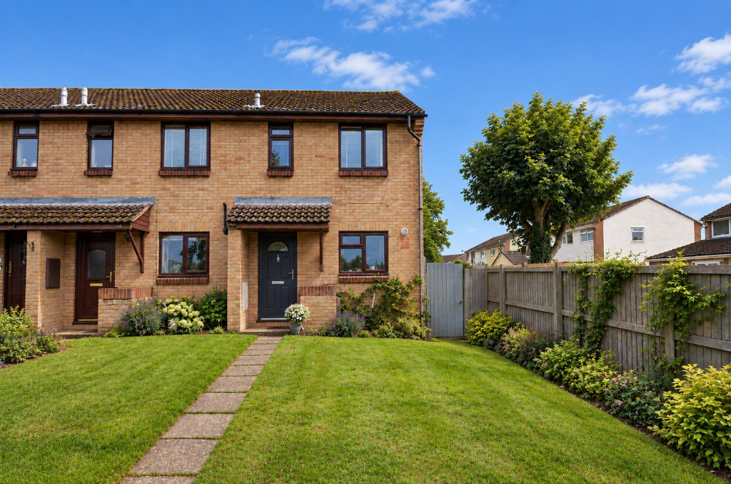 2-bed terraced on Earlesfield, Nailsea, £269,995