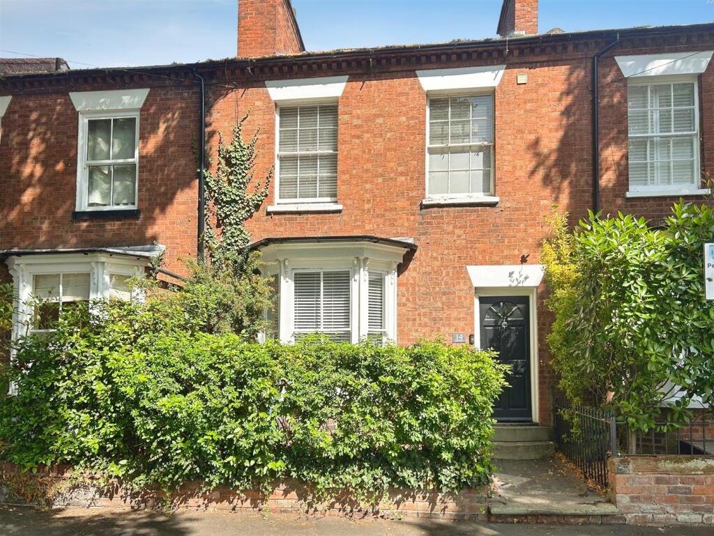 Main image of property: Broad Street, Warwick