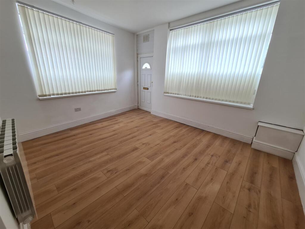 Apartment in Rugby, New Bilton - View 4