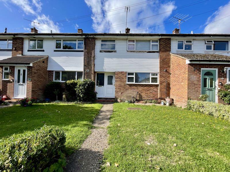 3-bed terraced on Stratford Drive, Wooburn Green, £425,000