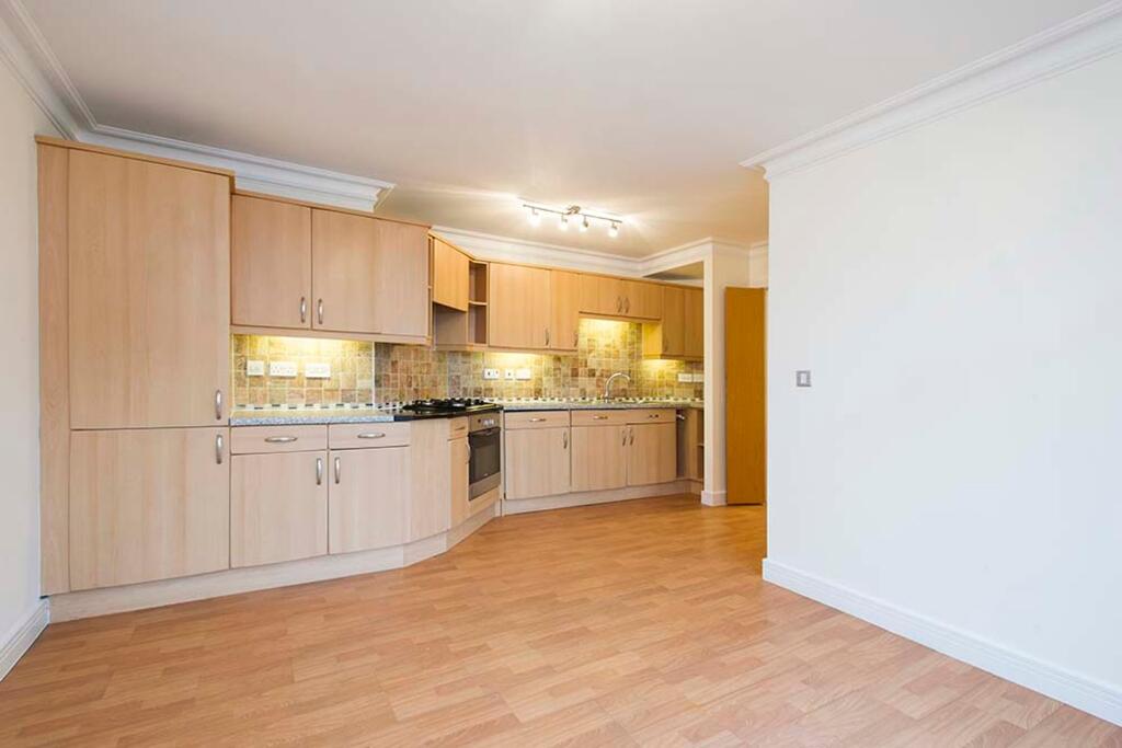 Apartment in Nottingham, Nottinghamshire - View 5