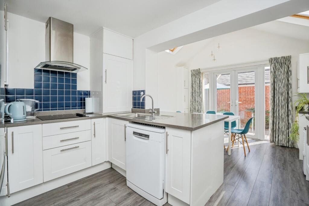 House in Chichester, Southbourne - View 4