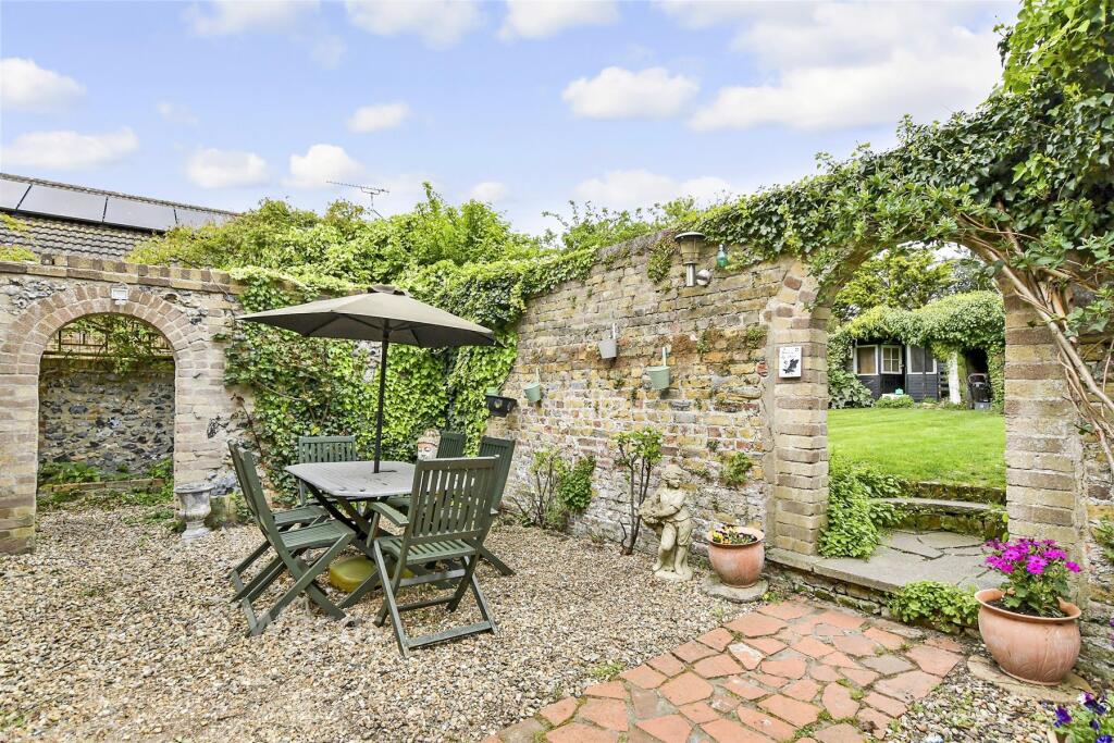 3-bed detached on West Dumpton Lane, Ramsgate, Kent, £248,000