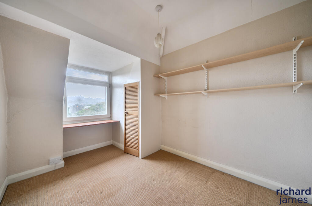 Newburn Crescent, Kingshill, Swindon, SN1 photo 4