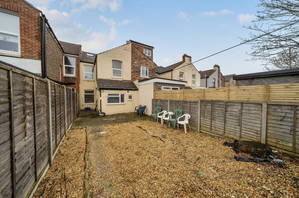 House in Portsmouth - View 4