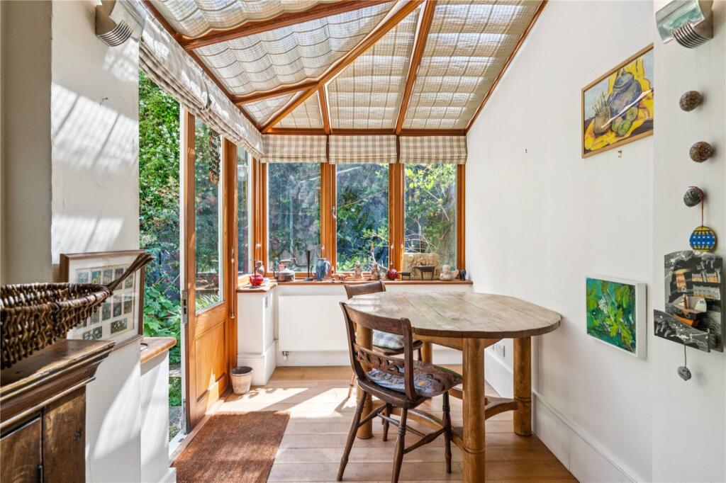 House in London, Primrose Hill, Chalk Farm - More