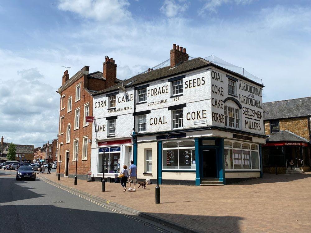 Main image of property: 33-34 Bridge Street, Banbury, OX16 5PN