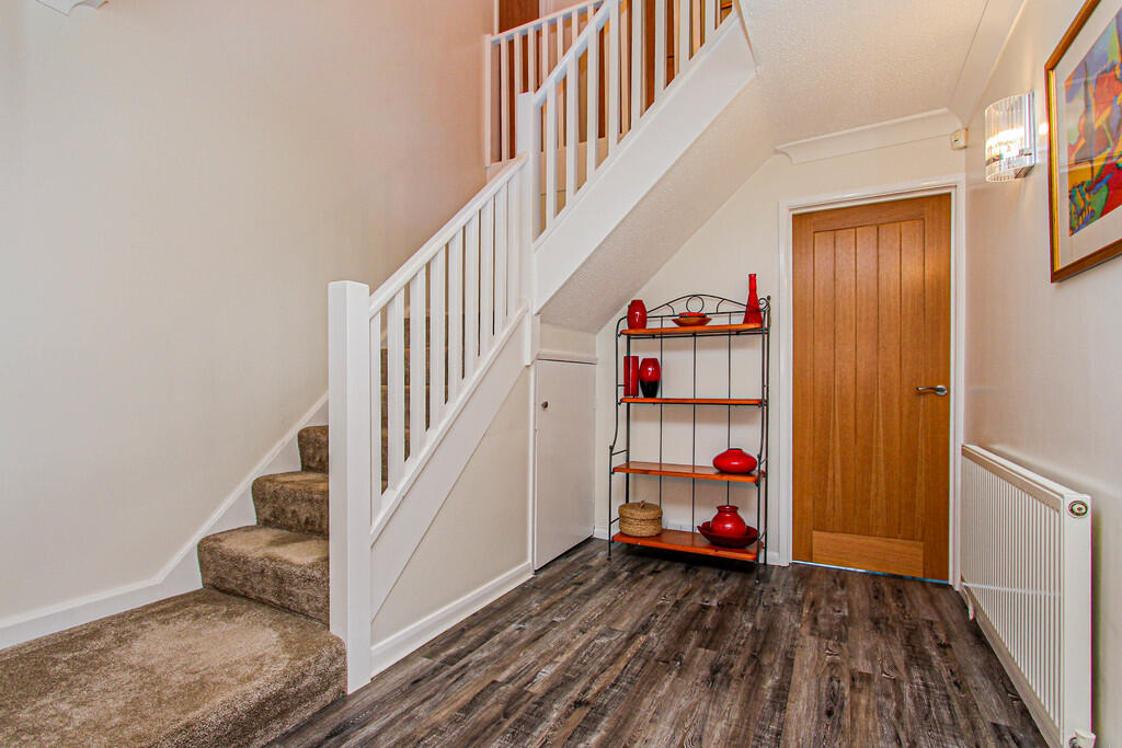 House in Irthlingborough, North Northamptonshire - More