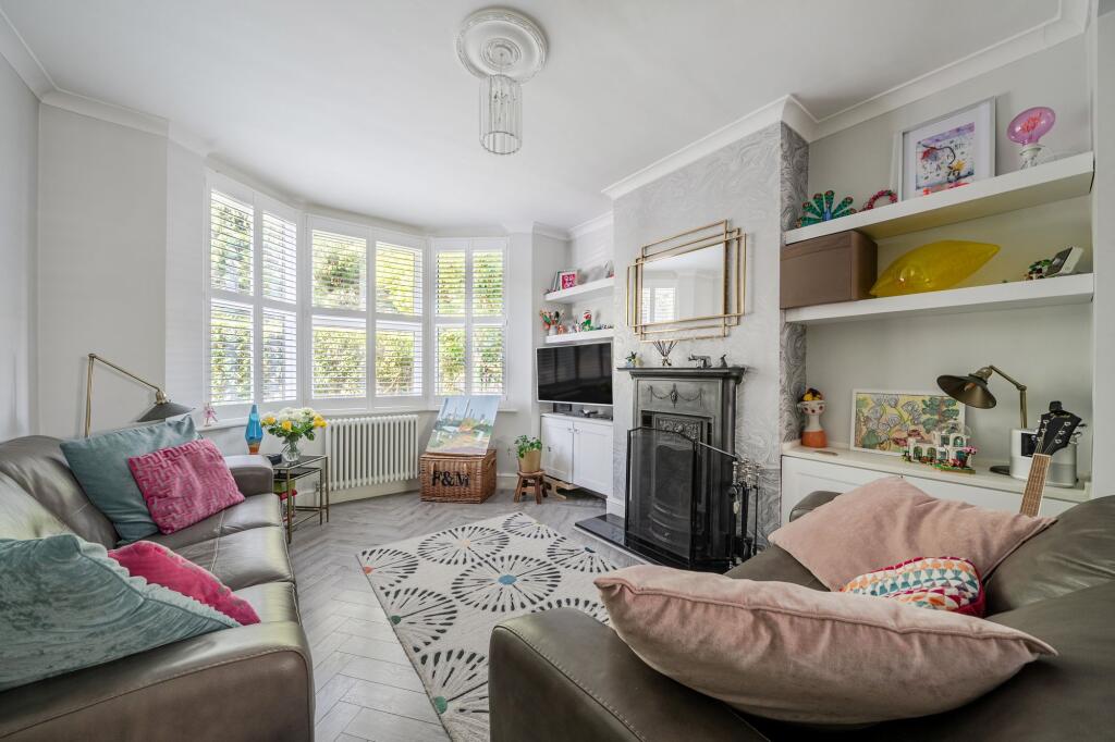 House in Tandridge, Caterham-on-the-Hill - View 2