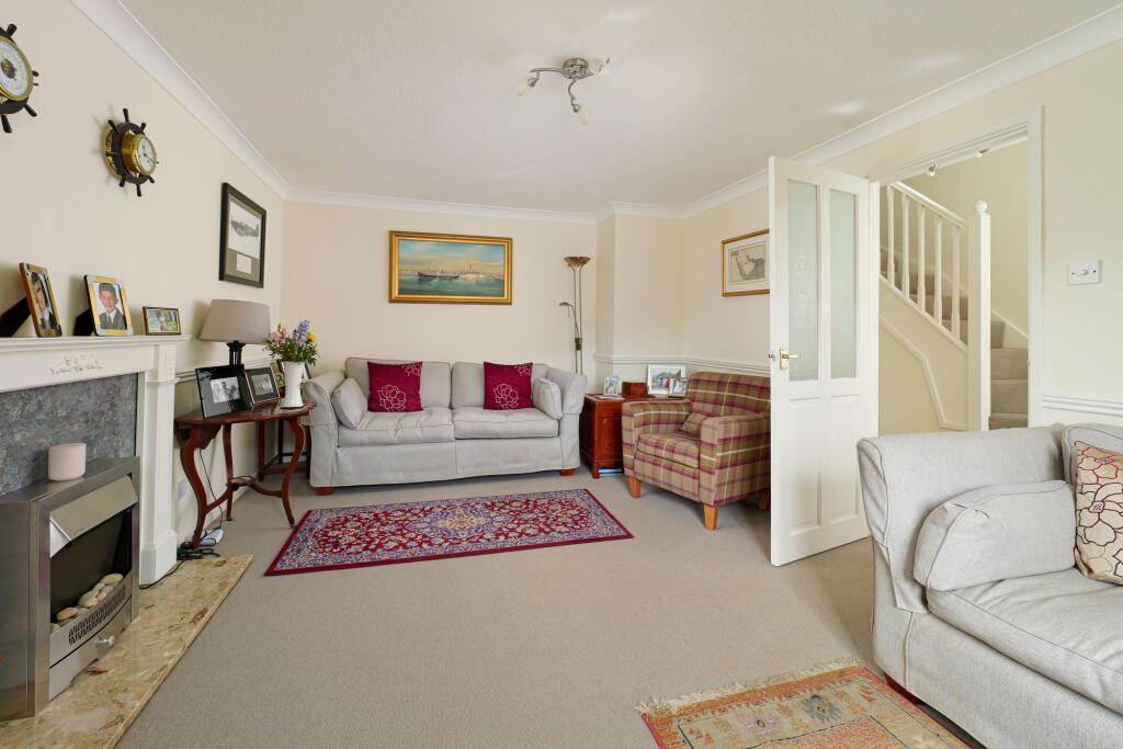 Mount Pleasant Close, Lyminge, CT18 photo 4