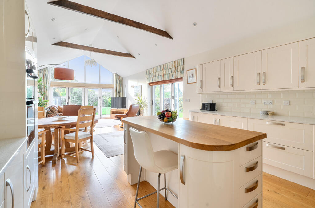 House in Taunton - View 5