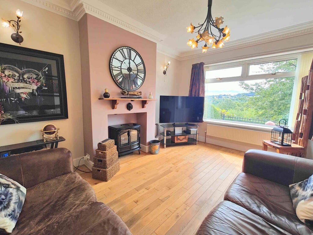 House in Halifax - View 4