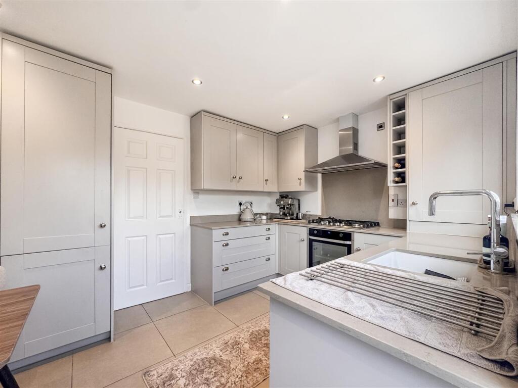 House in Whetstone - View 5