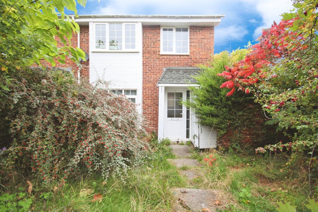 3-bed terraced on Millway Drive, Leamington Spa, CV33, £250,000