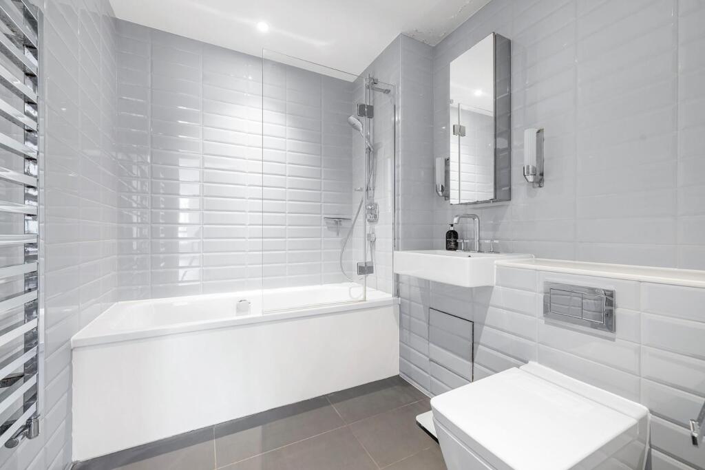 Apartment in London - More
